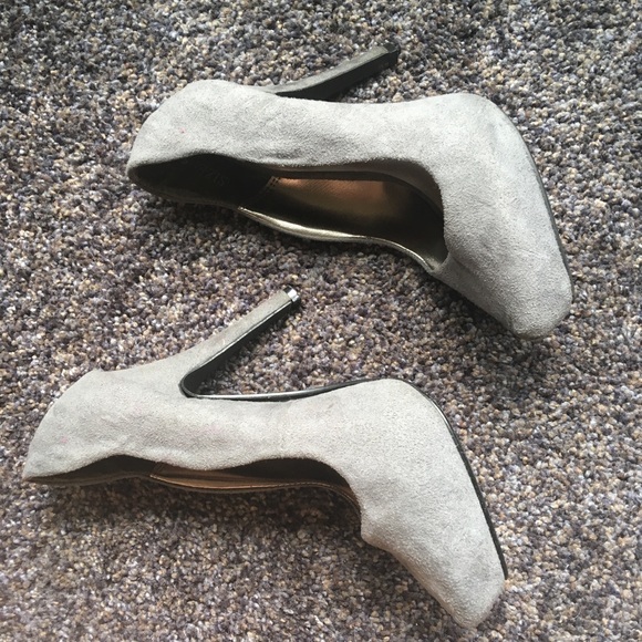 Gray Velvety Pointed Toe Stiletto - Picture 4 of 7